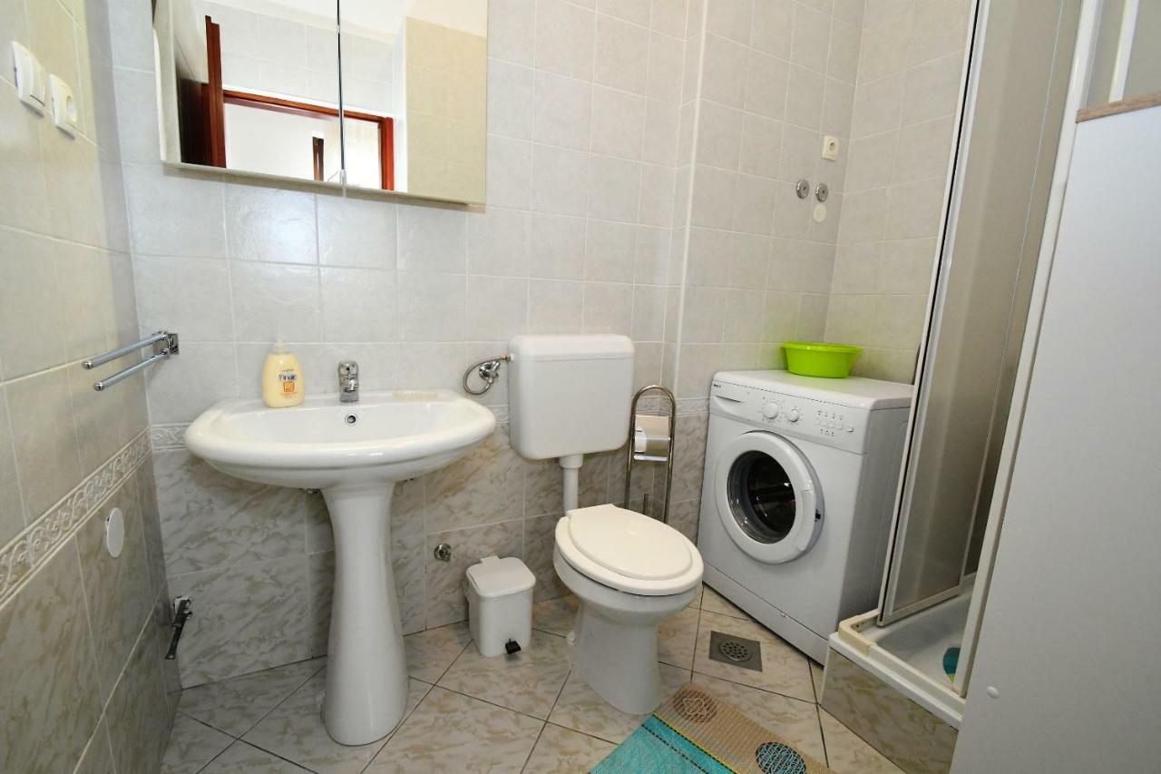 Studio Apartman Kris Marinici  Zewnętrze zdjęcie