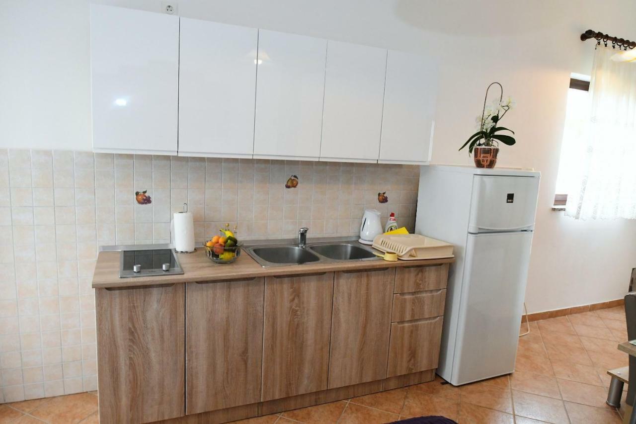 Studio Apartman Kris Marinici  Zewnętrze zdjęcie